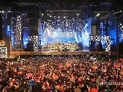 Docean milf kurva Simone Sonay dostane creampie od čierneho býka v interracial hardcore