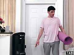 i’m obsessed with banging milfs and this black yoga instructor rocks!