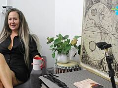 Surov nevidni intervju z vzhajajočo porn zvezdo