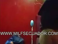 ya me aburrí del mismo de siempre ahora me follé a un fan