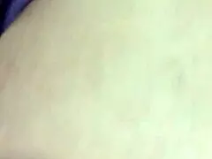 Vizinha visita enquanto esposa tá fora