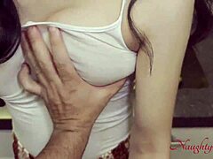 मेरी क्लीनर लेडी को एक्स्ट्रा टिप के लिए बेंगिंग!