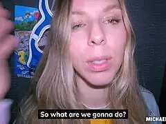 Выпила водку с соком, теперь обработай эту тугую киску! 😜