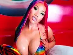 Nicki Minaj's Sexy Celebrity Vibes