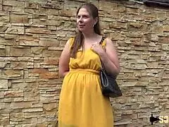 Alice żąda twardego Francuza dla dzikiej przyjemności