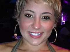 pensa se tem algo mais gostoso que isso, esposa curtindo leitinho na boca caseiro.