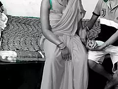 सुपर सेक्सी भाभी देवर को अकेला पकड़ती है गर्म एक्शन के लिए