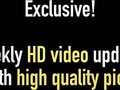 Maggie Green gemuk selit jari dalam celah pepek montok