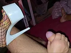 I luv fuckin in my plaid bodysuit n heels, mommy style