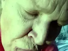 Horká milf expertně cucá obří kurva s vášní