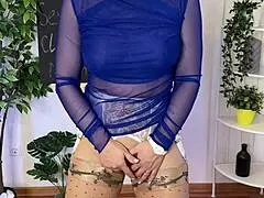 Hot Milf Shows You What a Clitoris Really Is