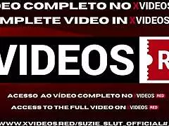 suzie and cruz fox hanging out in the room for free