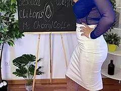 Hot Milf Shows You What a Clitoris Really Is