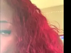 أم زوجة فمها الرطب تمص وتلعب بالبلتغ 😈