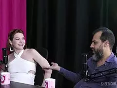 Gledaj Reh kvin i Kstro dominiraju Brunu Karlos u ovoj spoljašnjoj grupnoj kompilaciji?