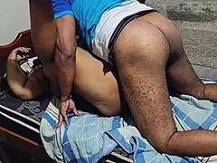 meia irm� vai na festa, descansa e acaba sendo fudida pelo meio irm�o, levando gozada na boca