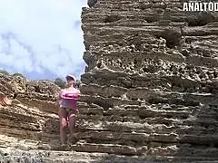 Анальный кремпай на природе в отпуске - как дико!