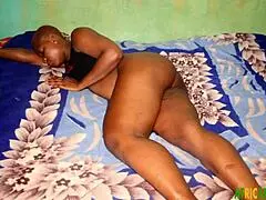 sucking a nerdy pussy from paran�