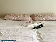 That Dildo Hits the G-Spot Perfectly!