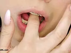 Asian Teen Model Shows Her Body