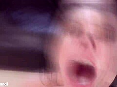 July Sun vydrží 5na1 gangbang s pleskaním, trhaním oblečenia a prehĺtaním cumu