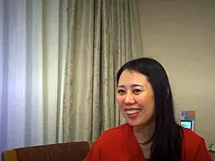 挑逗继母有什么意义？第8卷第2部分，看她弯腰！