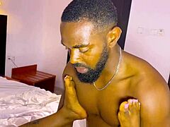 मेरे बॉयफ्रेंड से रफ हार्ड सेक्स से मैं इतनी जोर से चिल्लाती हूं