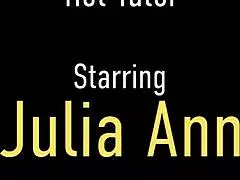 Η δασκάλα με τα μεγάλα στήθη Τζούλια Αν πιπιλάει και γαμάει τα σκληρά καριόλια των μαθητών!