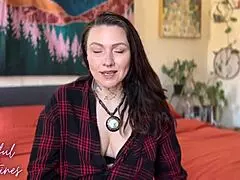 Wow, pomáhám maceše stát se MILF pornohvězdou, je to šíleně horké!