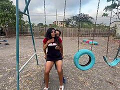 만약 우리가 공원에서 내 창녀 여친과 낯선 자랑 박는 거 잡히면?