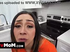 Minha Madrasta Fica Gostosa Nesse Conjunto de Cuzao? Comenta Abaixo!