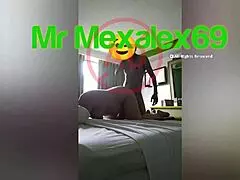 רציתי לזיין תחת בשל שלה שנים, היא רוכבת על הזין חזק