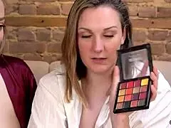 Angie elsker å bli behandlet som prostituert av en annen mann