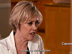 巨乳継母ディー・ウィリアムズが小さなアジアンキミー・キムを舐めて胸のコンプレックスを解消