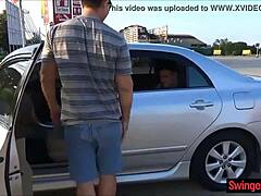 Esposa tailandesa infiel se vuelve swinger sucia follando al amigo del marido en acción grupal amateur hardcore