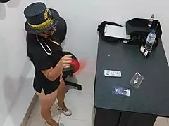 i inserted an anal plug and wished subscribers intense sex