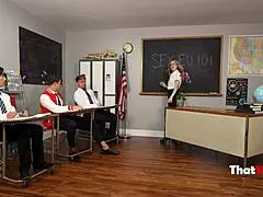 この女教師どうやって性教育を実践レッスンに変える？ThatMyLfで