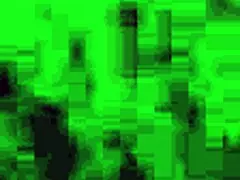 Její zadek vypadá úžasně ohnutý