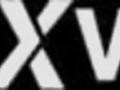 Ασιάτισσα νεαρή μοντέλο κάνει ντους μετά το φωτογράφιση