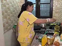 Hardcore Kitchen Fuck Turns Bride into Wild Beast with Husband