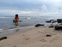 trepando com duas gatas e gozando na boca delas agora