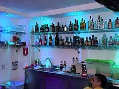 Bartender seduces me, fucks without condom 😏