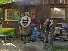 mature4k怪异金发Diana渴望陌生人在巨大奶子上射精