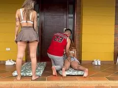 mi profesora de yoga folla con mi amiga en roleplay bisexual