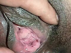 哇！成熟男人猛肏多汁女佣在硬核动作中！