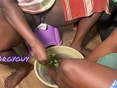 i spread my trimmed pussy while you do my nails at home