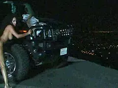 Miért baszta le a MILF-et éjjel kint?