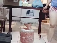 Aurora Práctica Does Squats In Her Dress