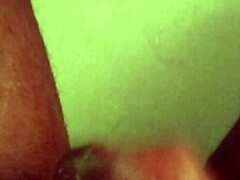 Jorde si užívá relaxační sprchovou session