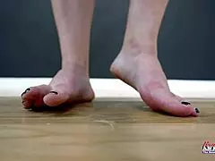 Busty blonde gwen gives blowjob and gets doggystyle sex.